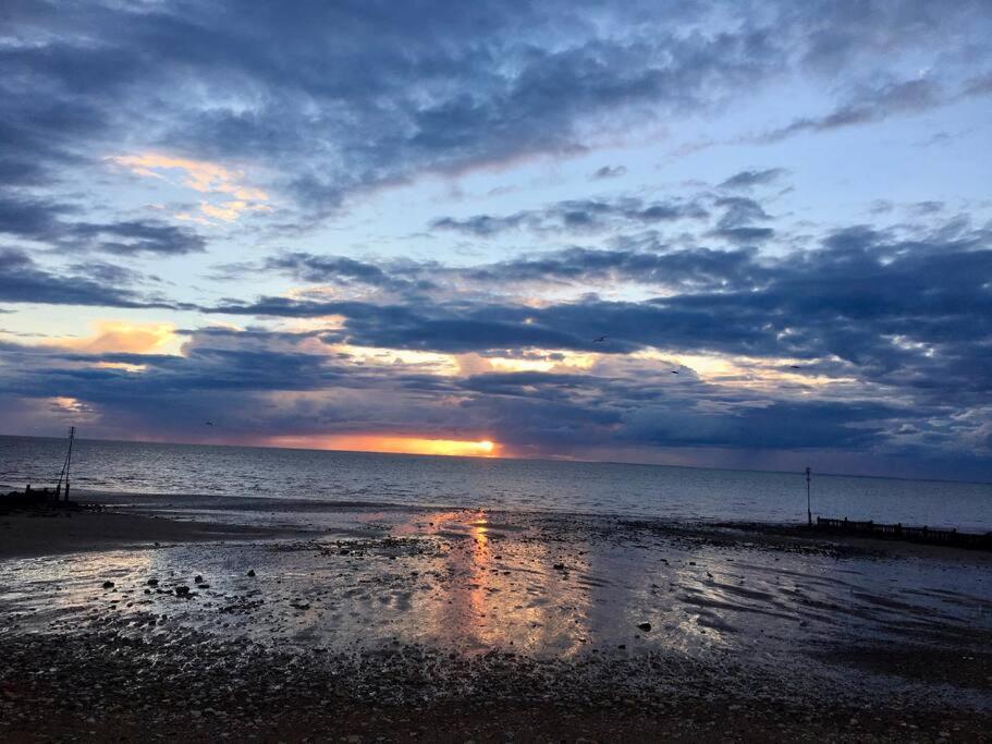 Entire Cosy Bungalow Close To Beach Heacham ภายนอก รูปภาพ